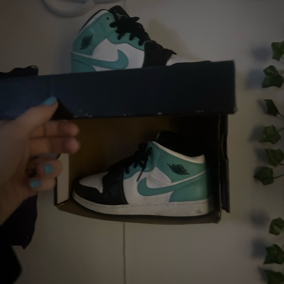 nike jordan size 7 worn - Picture 3 of 3